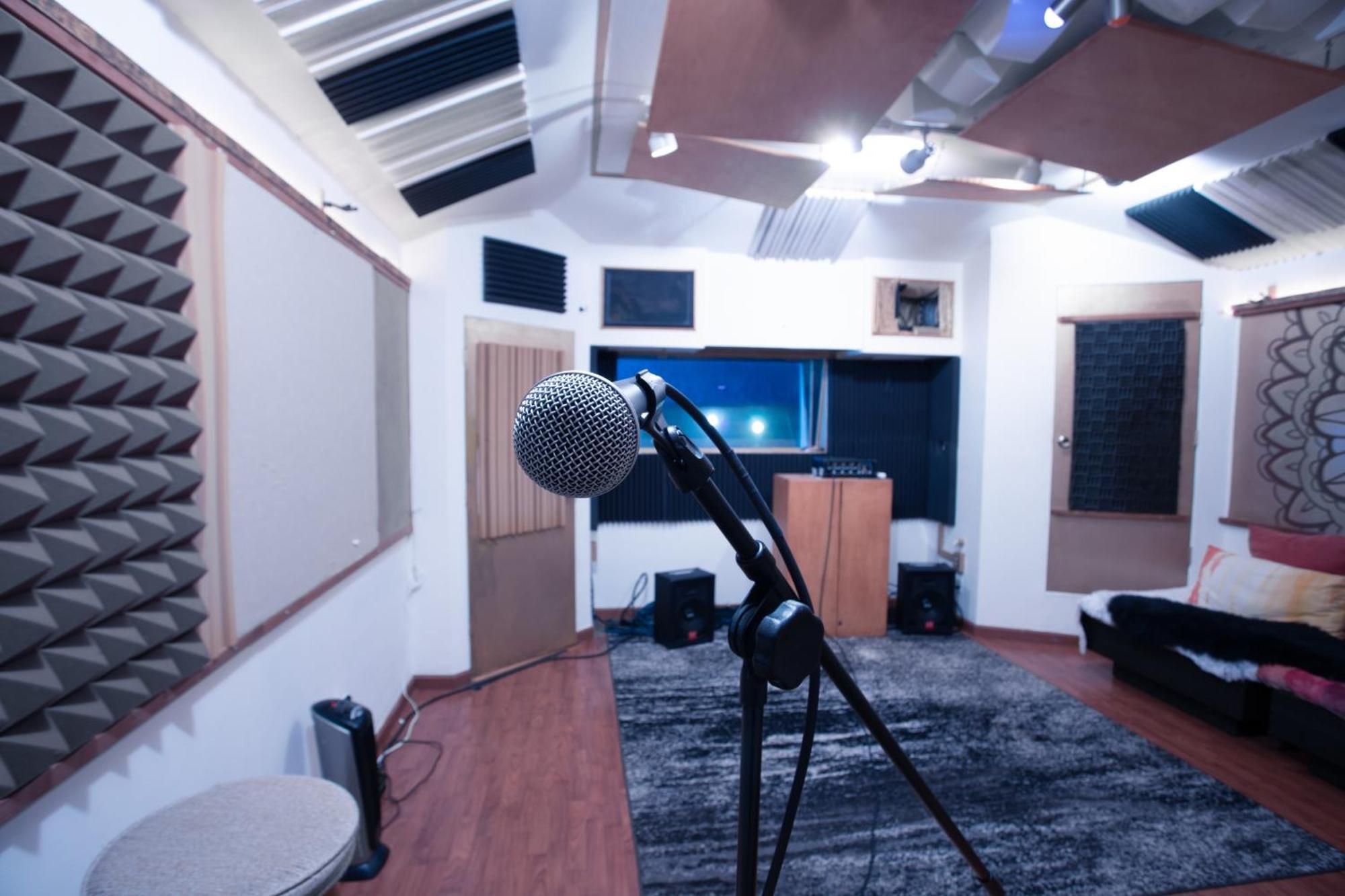 Oasis With Pool And Music Studio By Benvenu Los Angeles Exterior photo